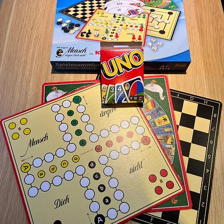 Moderne Stadtwohnung An Der Fussgaengerzone, Smart Tv, Kingsize-bett, Couch, Kueche