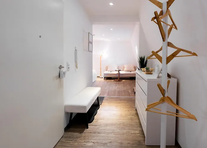 Moderne Stadtwohnung An Der Fussgaengerzone, Smart Tv, Kingsize-bett, Couch, Kueche