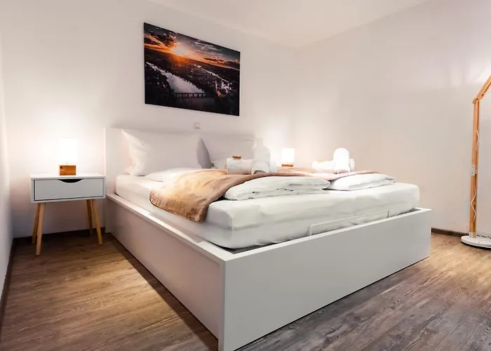 דירה Moderne Stadtwohnung An Der Fussgaengerzone, Smart Tv, Kingsize-bett, Couch, Kueche פסאו