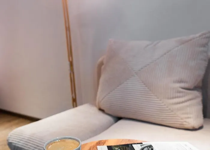 Moderne Stadtwohnung An Der Fussgaengerzone, Smart Tv, Kingsize-bett, Couch, Kueche *