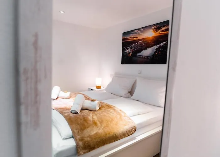 Moderne Stadtwohnung An Der Fussgaengerzone, Smart Tv, Kingsize-bett, Couch, Kueche Апартаменти Пассау