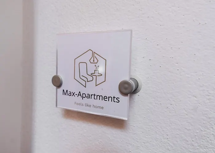 Moderne Stadtwohnung An Der Fussgaengerzone, Smart Tv, Kingsize-bett, Couch, Kueche