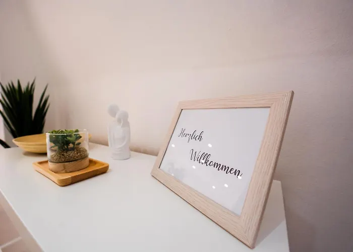 Moderne Stadtwohnung An Der Fussgaengerzone, Smart Tv, Kingsize-bett, Couch, Kueche *