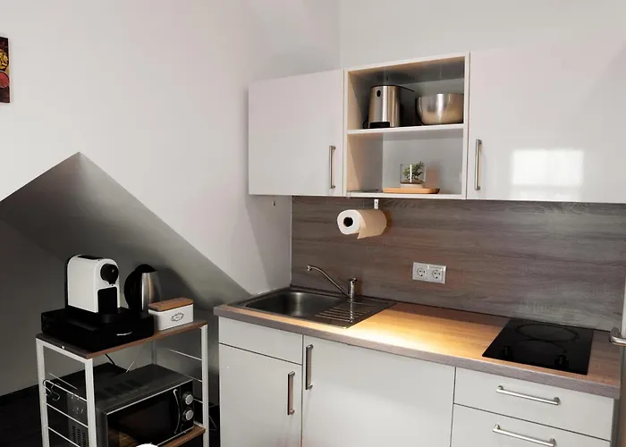 Apartment Moderne Stadtwohnung An Der Fussgaengerzone, Smart Tv, Kingsize-bett, Couch, Kueche *